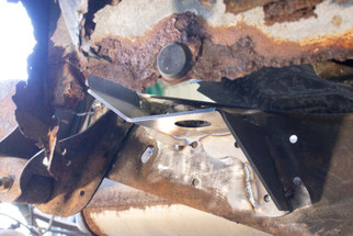 Rust Buster 1988-1998 Chevrolet & GMC C/K 1500 & 2500 Bed and Cab Mount Brackets - Left