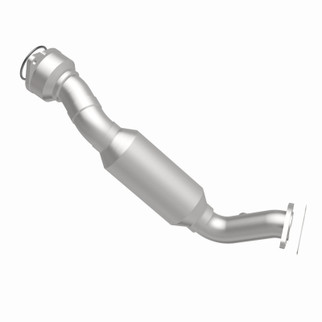 MagnaFlow 09-11 Lucerne V6 3.9L OEM Underbody Direct Fit Catalytic Converter