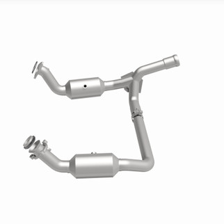 MagnaFlow 19-20 GMC Sierra 1500 Single Underbody 4.3L/5.3L Direct Fit Catalytic Converter