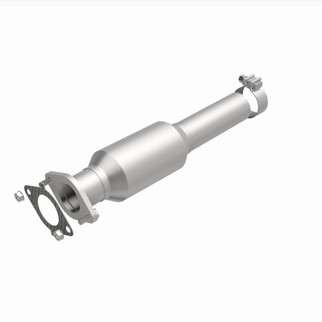 MagnaFlow 09-11 Buick Lucerne Rear Underbody 3.9L Direct Fit Catalytic Converter
