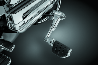 Kuryakyn Ergo III Adjustable Mount With Trident Dually ISO Pegs Chrome