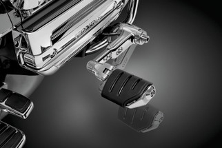 Kuryakyn Ergo III Adjustable Mount With Trident Dually ISO Pegs Chrome