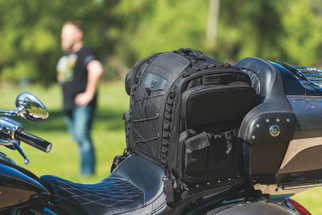 Kuryakyn Momentum Road Warrior Bag
