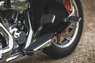 Kuryakyn Hex Brake Pedal Pad FL Models Chrome