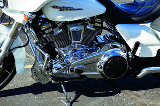 Kuryakyn Oil Cooler Cover Chrome