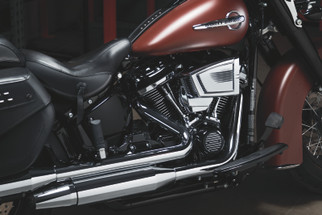 Kuryakyn Servo Cover Milwaukee-8 With Kuryakyn Air Cleaners Black