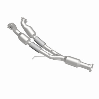 MagnaFlow 02-05 S80 2.9 L Underbody Direct Fit Converter