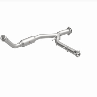 MagnaFlow 05-06 Ford Expedition 5.4L Direct Fit Converter