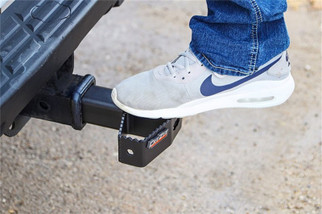 Dee Zee Universal Hitch Step