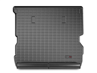 WeatherTech 2017+ Land Rover Discovery Cargo With Bumper Protector - Black