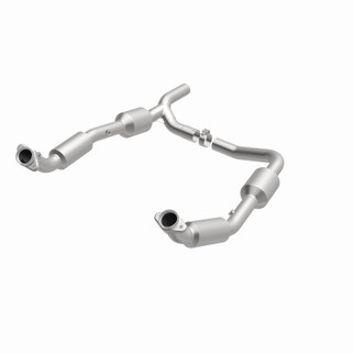 MagnaFlow Direct Fit Catalytic Converter 2008+ Ford E-150 4.6L