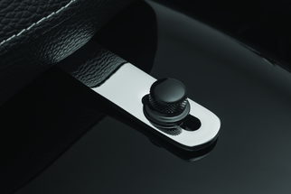 Kuryakyn Indian Quick Release Seat Screw(Scout Models With Passenger Seat) - Black