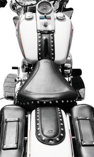 Mustang 04-21 Harley Sportster 4.5 Wide Touring Solo Seat w/Driver Backrest - Black