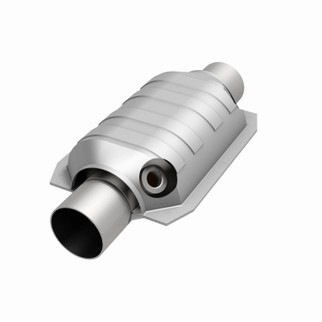 MagnaFlow Universal Catalytic Converter 2.25 W/Dual O2 Boss