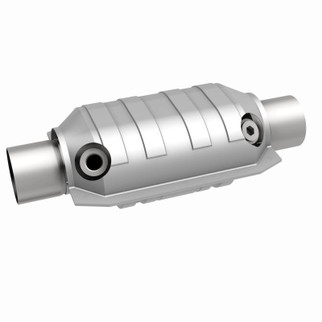 MagnaFlow Universal Catalytic Converter 2.25 W/Dual O2 Boss