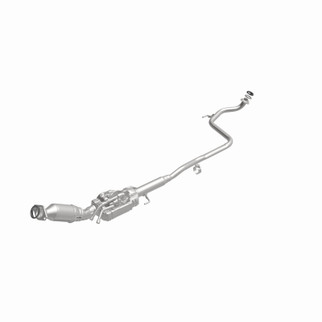 MagnaFlow Direct Fit Catalytic Converter 12-13 Toyota Prius C Base Underbody 1.5L