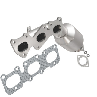 MagnaFlow Direct Fit Catalytic Converter 10-12 Hyundai Genesis 3.8L