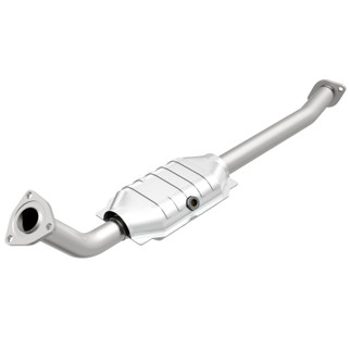 MagnaFlow Direct Fit Catalytic Converter 05-07 Toyota Sequoia 8 4.7L P/S