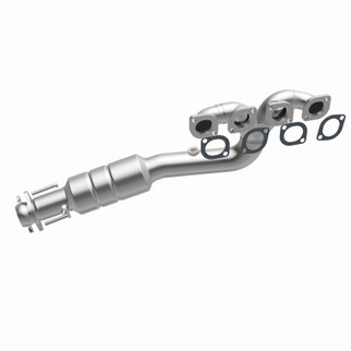 MagnaFlow Direct Fit Catalytic Converter 02-03 BMW 745i 4.4L D/S