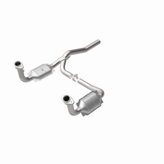 MagnaFlow Direct Fit Catalytic Converter 07-11 Dodge Nitro 4.0L