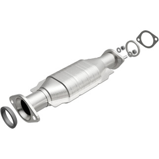 MagnaFlow Direct Fit Catalytic Converter 2003-2006 MONTERO 3.8 L Underbody