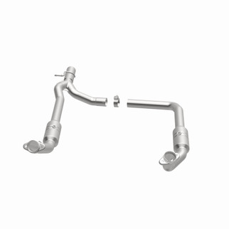 MagnaFlow Direct Fit Catalytic Converter 2009-2012 E-150 5.4 L Underbody
