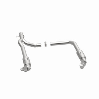 MagnaFlow Direct Fit Catalytic Converter 2009-2012 E-150 5.4 L Underbody