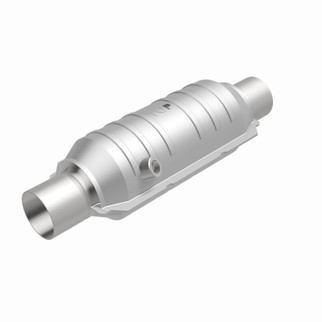 MagnaFlow Universal Catalytic Converter 2.25 OEM Angled O2