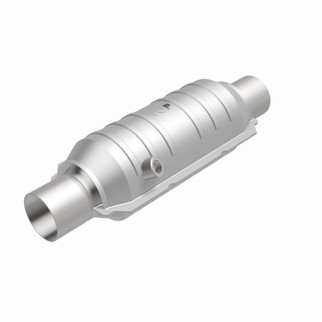 MagnaFlow Universal Catalytic Converter 2.50 OEM Angled O2