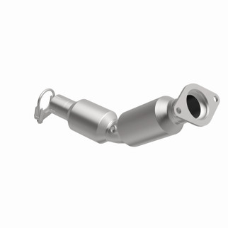 MagnaFlow Direct Fit Catalytic Converter 2010-2015 Prius L4 1.8 OEM Underbody
