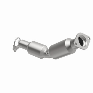 MagnaFlow Direct Fit Catalytic Converter 2010-2015 Prius L4 1.8 OEM Underbody