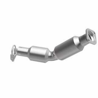 MagnaFlow Direct Fit Catalytic Converter 2010-2015 Prius L4 1.8 OEM Underbody