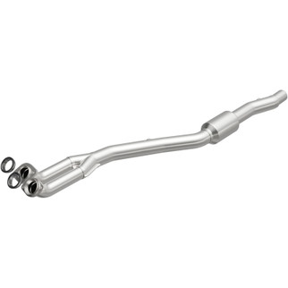 MagnaFlow Direct Fit Catalytic Converter OEM 96-98 BMW 740iL 4.4L