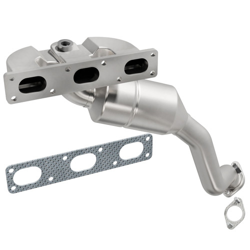 MagnaFlow Direct Fit Catalytic Converter BMW 5 01-03 front