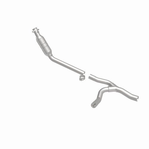 MagnaFlow Direct Fit Catalytic Converter 04-05 Dodge RAM 1500 Pickup 3.7L (Inc 4WD 4.7L) P/S