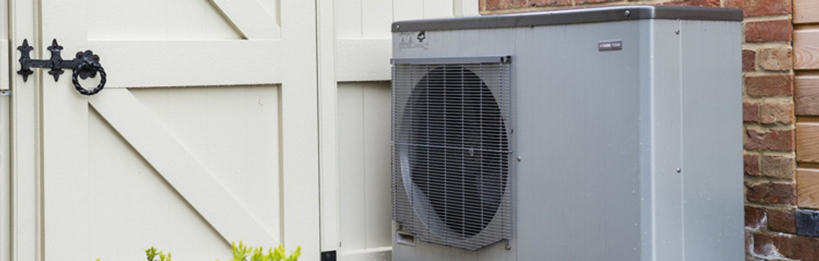 Government Grants for Heat Pumps and Why They’re Ideal for Underfloor Heating