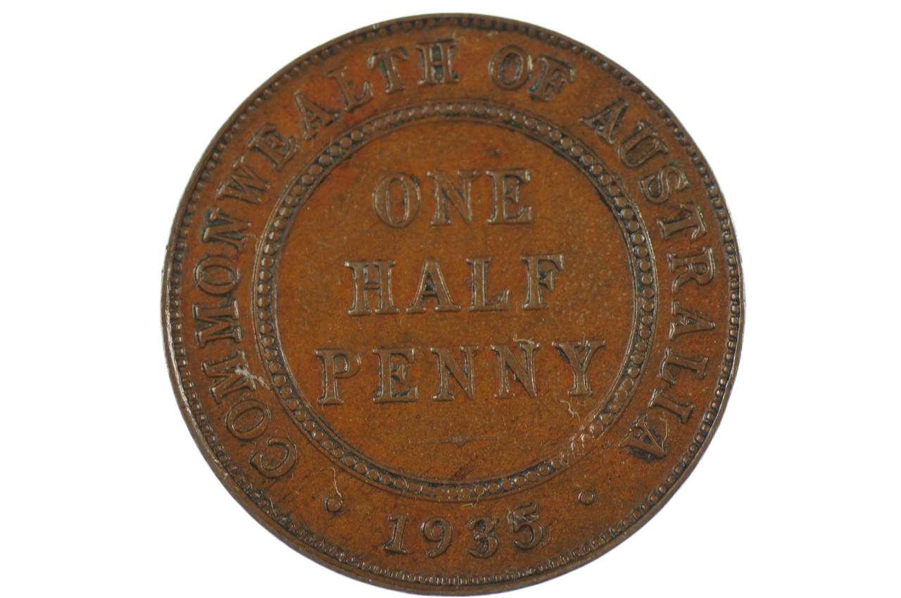 Australian 1935 Half Penny in Almost EF Condition
