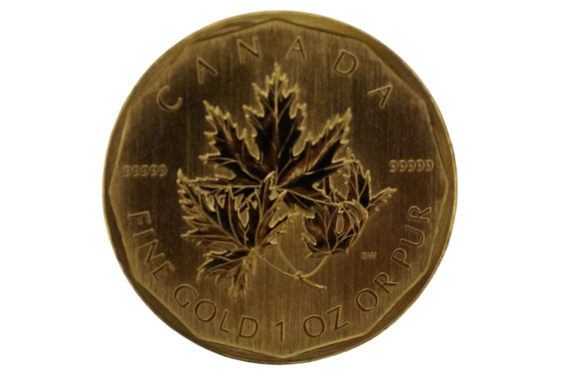 2007 1oz 9999 Gold Maple Leaf $200 Coin in Almost Uncirculated Condition