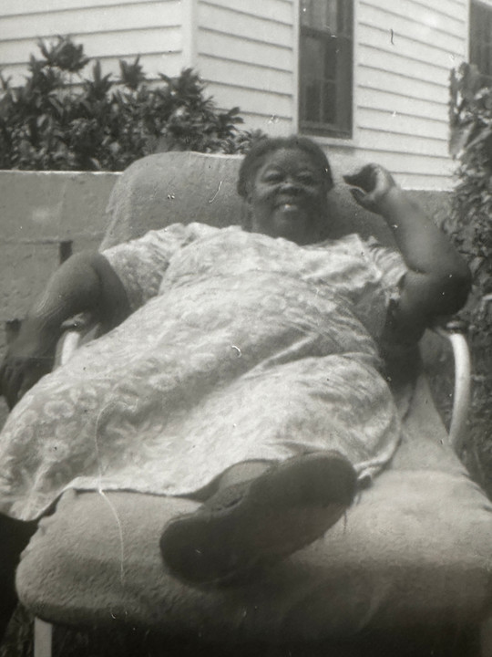 Black Women Lounging in an Outdoor Lawn Chair - 1950s - Pure Americana