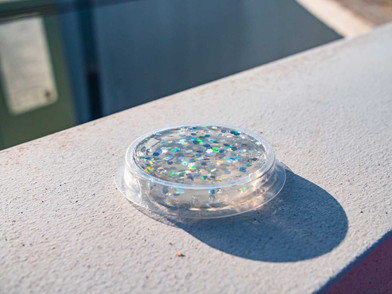 Optical Bird Gel vs. Holographic Bird Gel