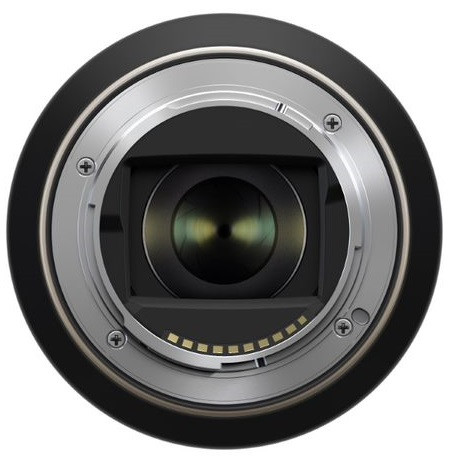 Sony E 17-70mm f/2.8 Lens - Versatile Zoom for Mirrorless