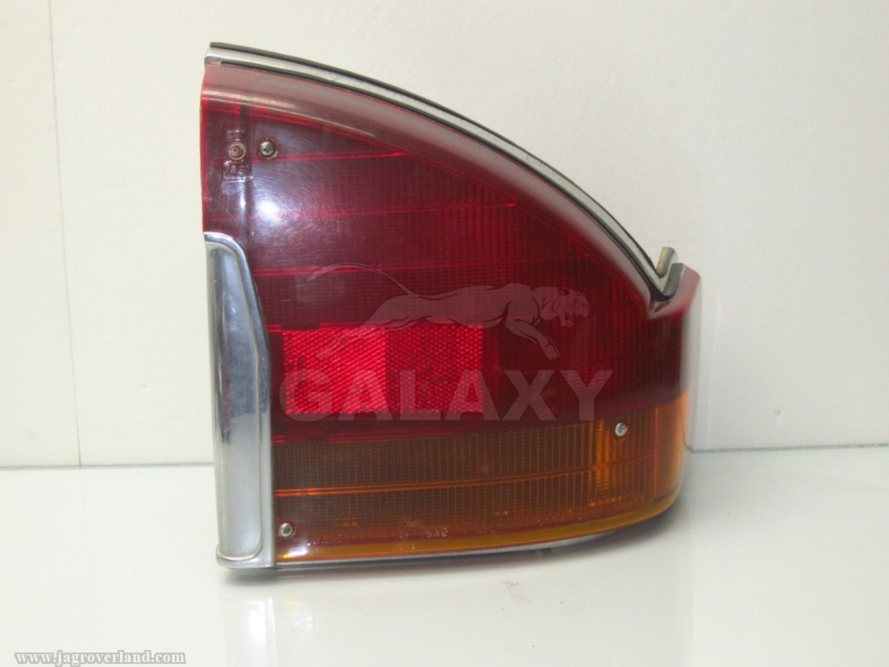 Tail Light Dac5586 84-91 XJs Rear Right Stop Turn Signal ***