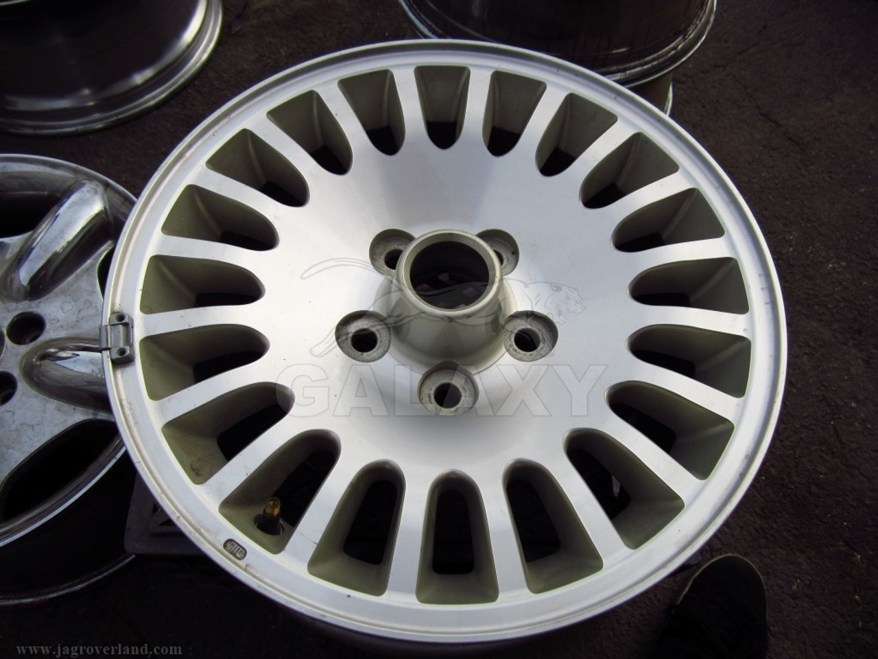 95-97 XJ6 16X7 Road Wheel Mna6113Fb - Galaxy Jaguar
