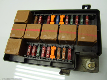 00-03 XK 8 R Fuse Ljd2822Aa