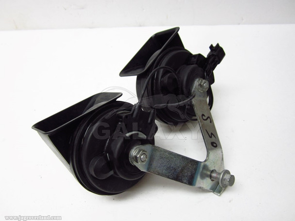 02-05 S-Type Fiamm Electromagnetic Double Trumpet High And Low Tone Horn w Relay Made In Italy Oem Used Am80S