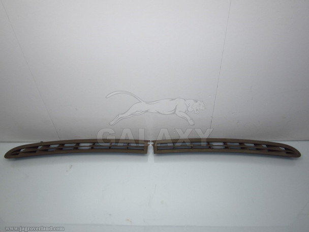 05-09 XJ 8 L R Vdp V8 Windsheild Defroster Air Vent Nozzle Grille C2C4147Amb C2C4148Amb