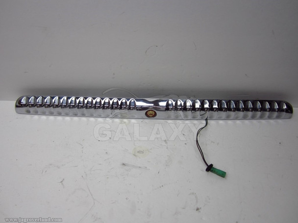 95-03 Vanden Plas Fluted Chrome Trunk Release Molding Trim Hna6146Bg Hna6148Db