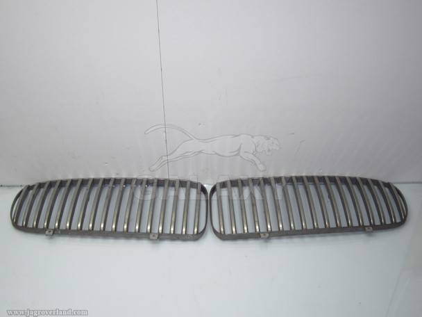 98-03 XJ 8 R Vdp Front Grille Vane Type Insert Pair Hnc5503Ba Hnc5502Ba