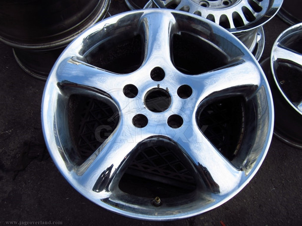 00 XK8 17" Road Wheel