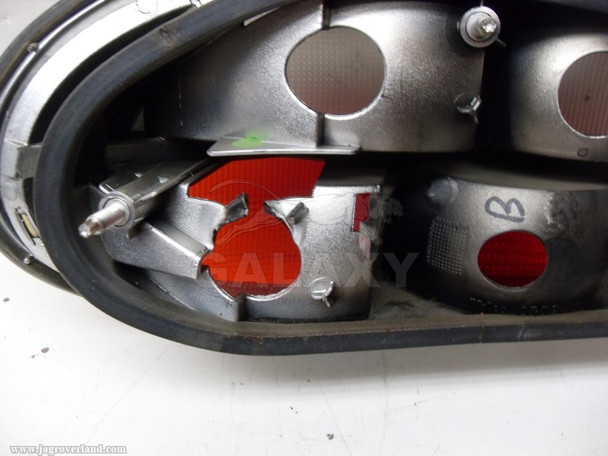 97-00 XK8 Tail Light Right Right Lja4900Bd Damaged